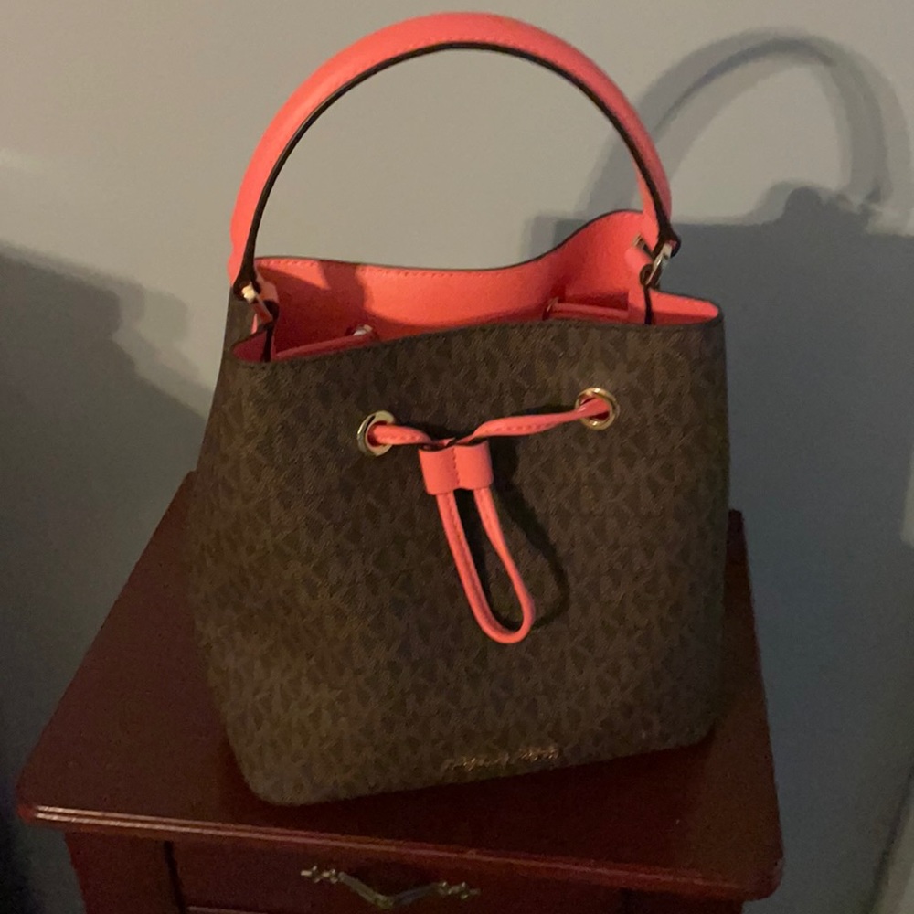 ⚠️LAST 1⚠️ Michael Kors Suri MD Crossbody Satchel